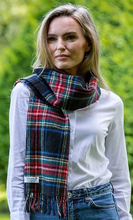 100% Lambswool Tartan Scarf Black Stewart