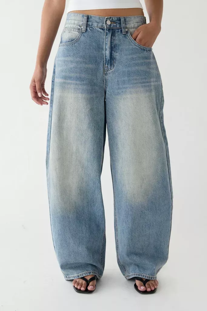 29" CURVE LEG MID RISE DENIM JEAN