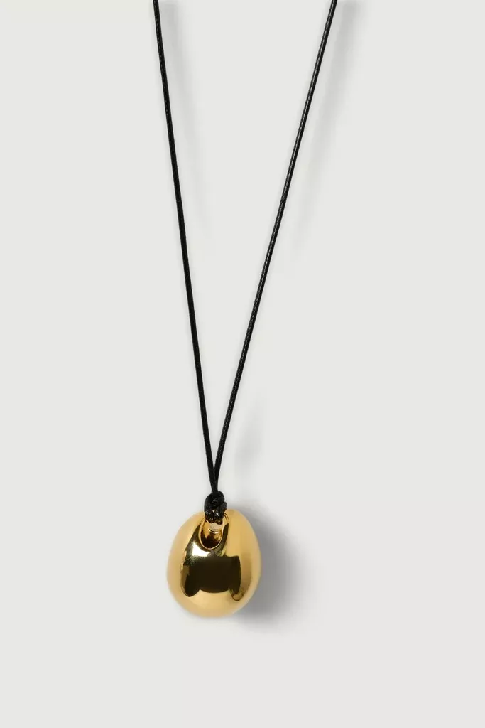ADJUSTABLE NECKLACE WITH GOLD PENDANT