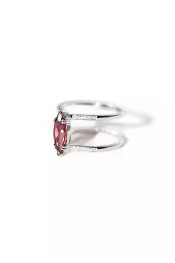Attelage Garnet Ring
