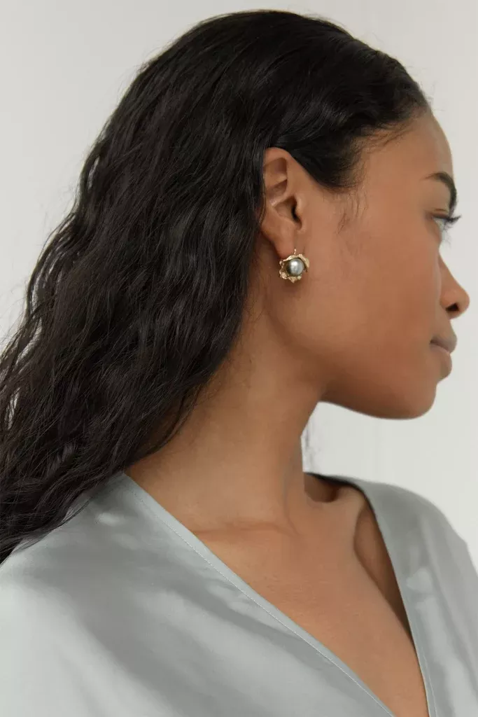 BLACK PEARL EARRING