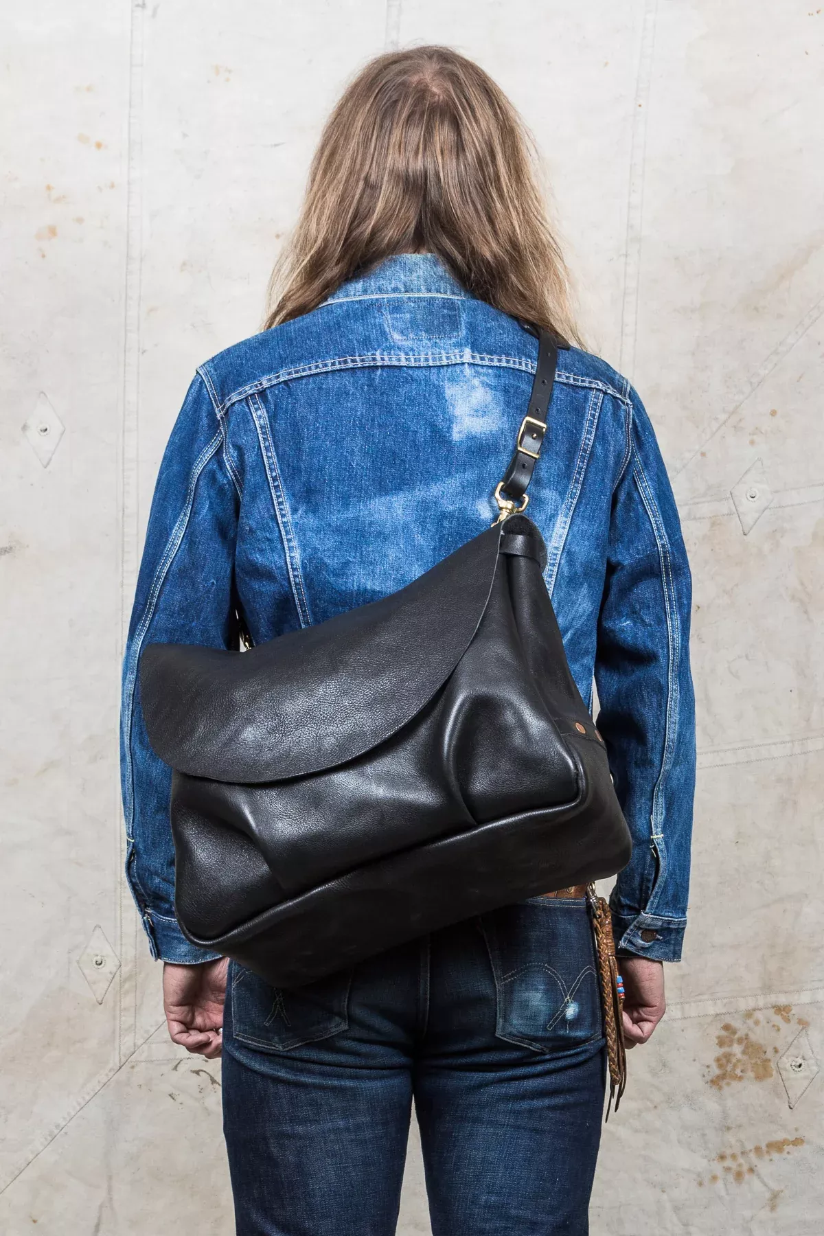 Blue Highway Messenger Bag Veg Tan Leather Black