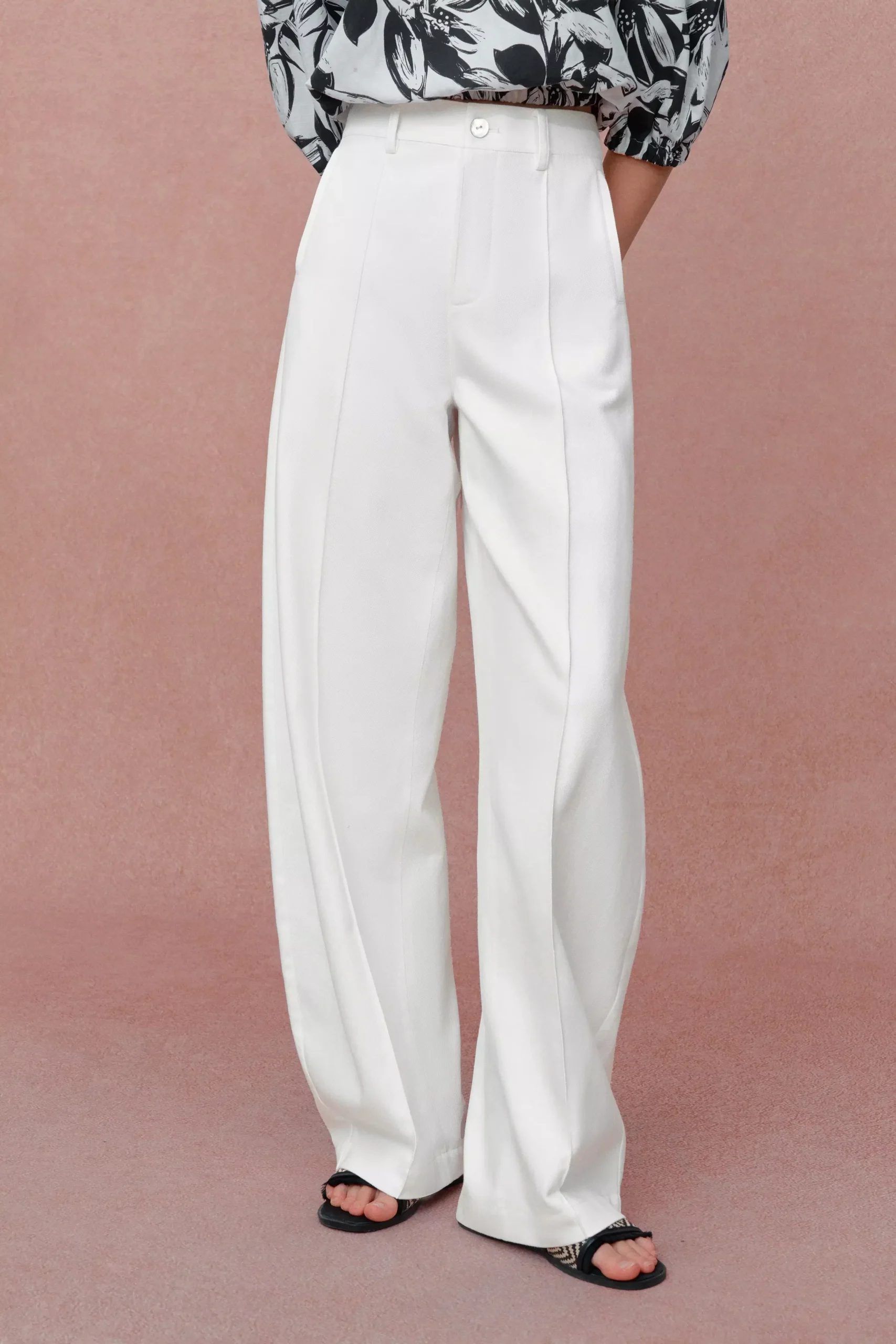 Cassie Low Curve Jeans in Lyocell Denim