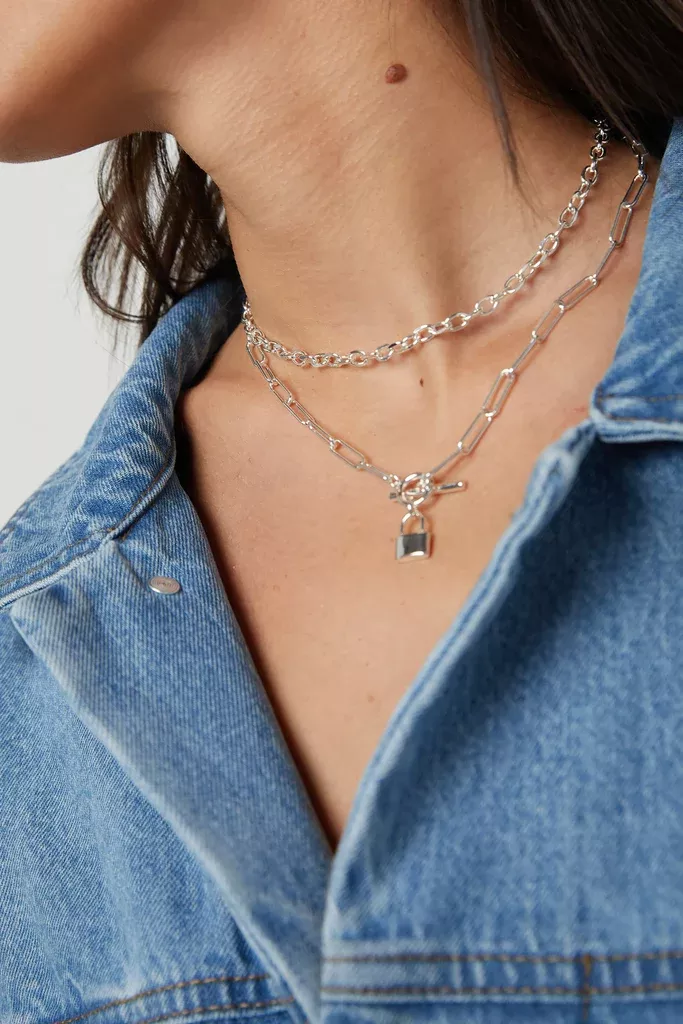 CHAIN NECKLACE WITH LOCK PENDANT