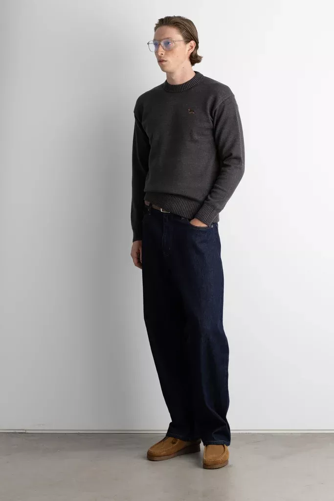 CLASSIC FITTED EMBROIDERED SWEATER
