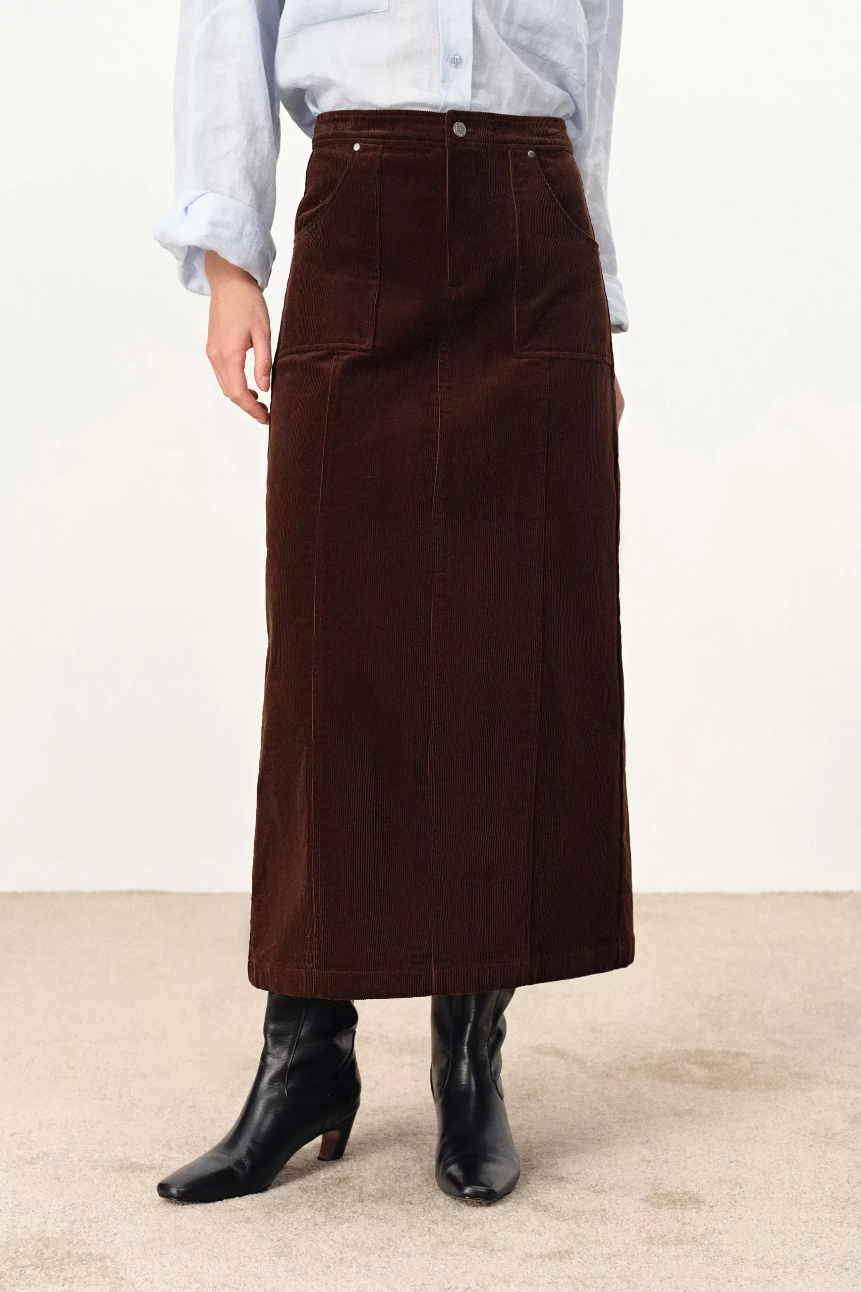 Coco Straight Skirt in Corduroy Cotton