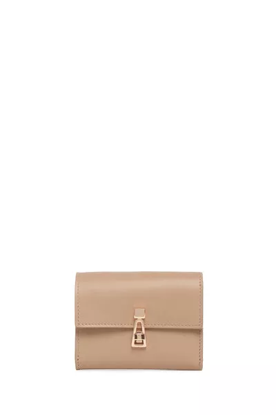 Compact Flat Wallet in Nude Leather