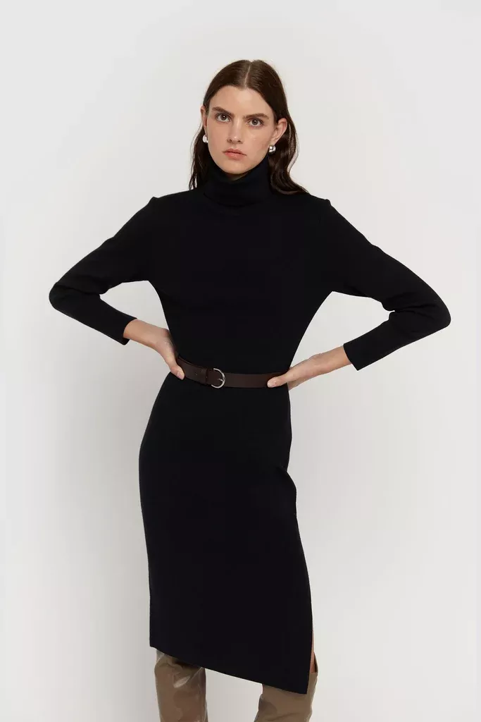 CURVED BUCKLE BELT
