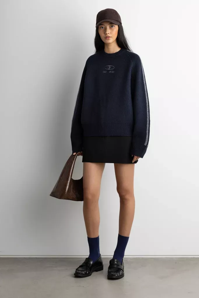 EMBROIDERED OAK SPORT SWEATER