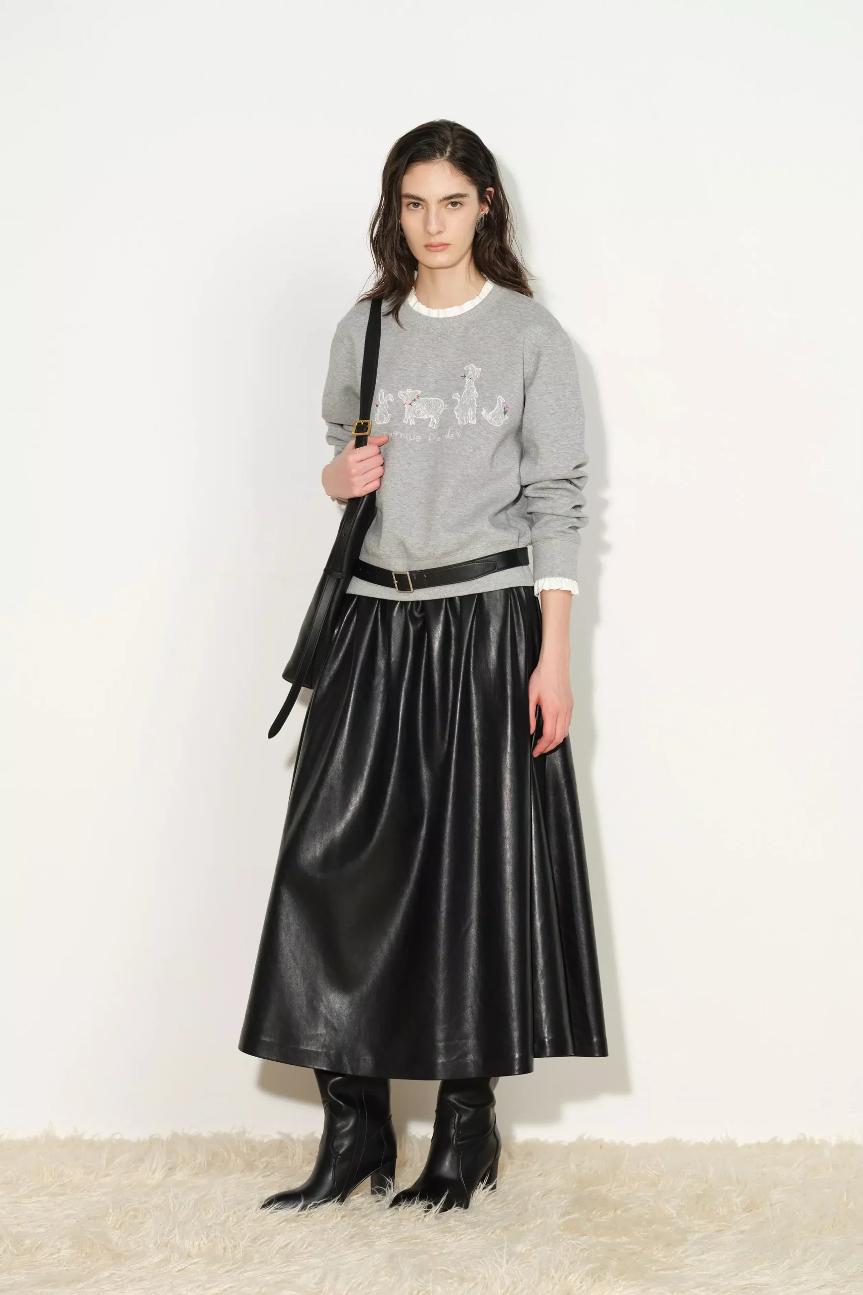 Esther Detachable Lace Collar Layered Sweatshirt