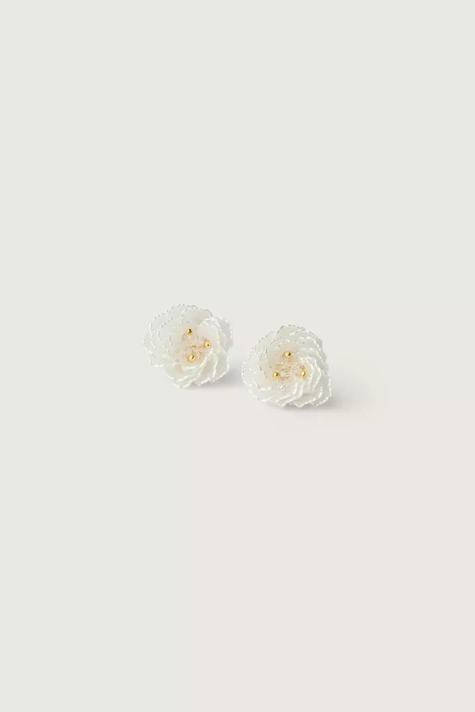 FLORAL BEAD STUD EARRINGS