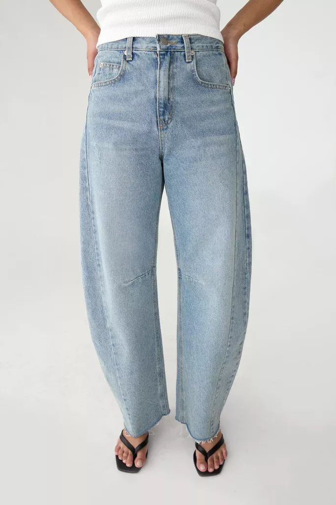 HIGH RISE VINTAGE WASH BARREL JEAN