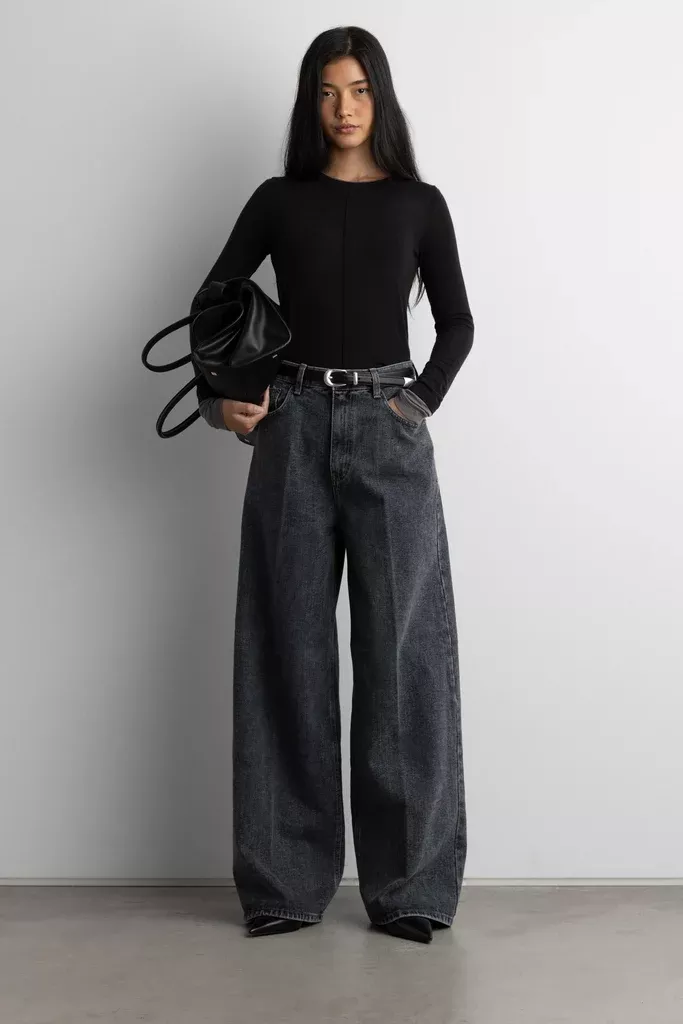 HIGH-RISE WIDE LEG JEAN