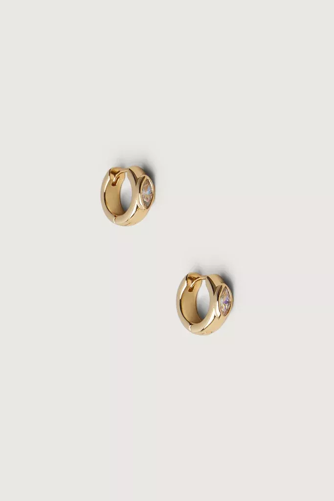 HOOP EARRING WITH ZIRCONIA