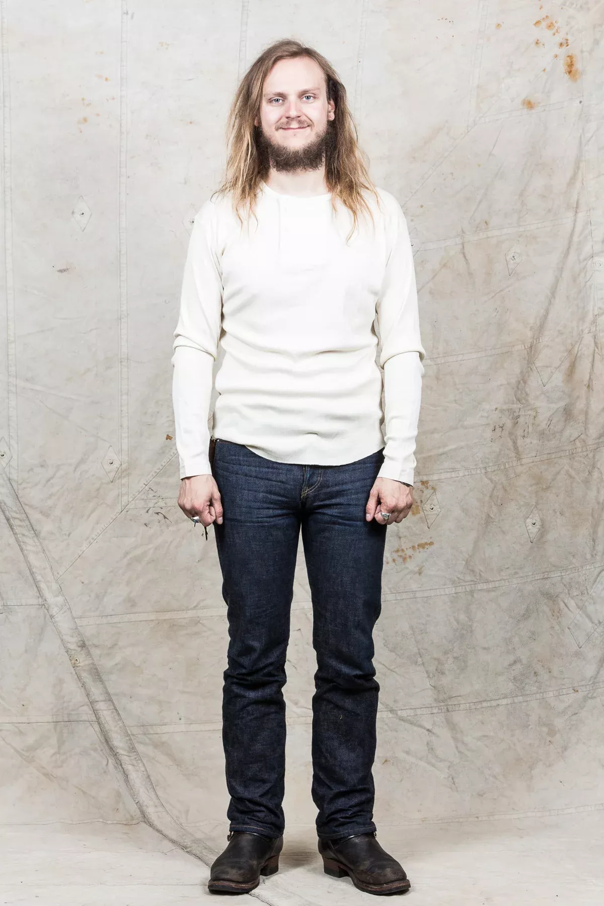 Indigofera Hank Granddad Vintage White