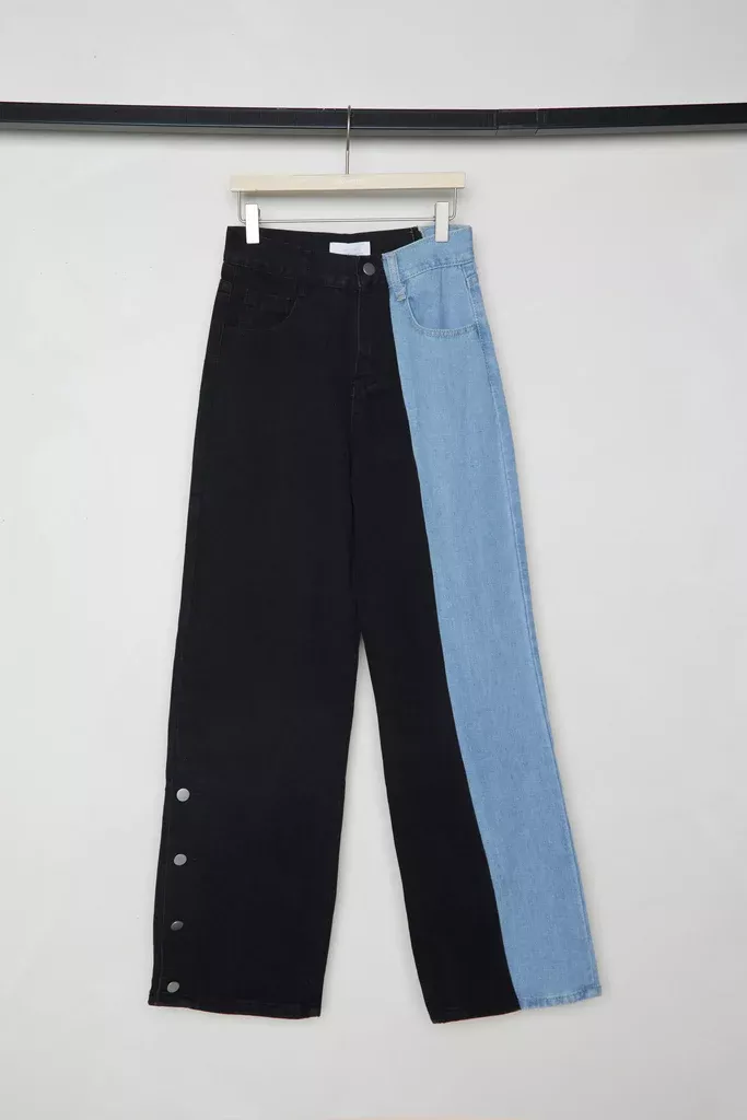 JEANS WITH PAINTED STRIPE