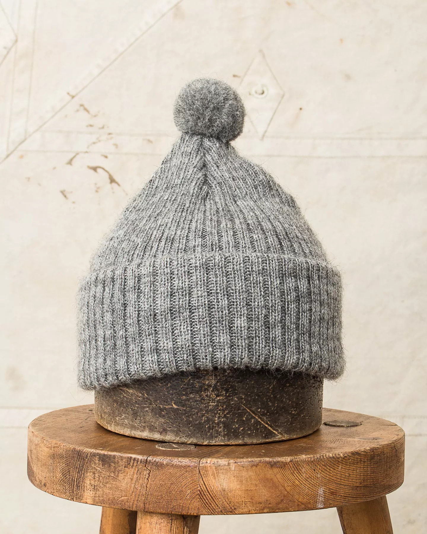 Jernvirke The Mössa Natural Grey (With Ball)