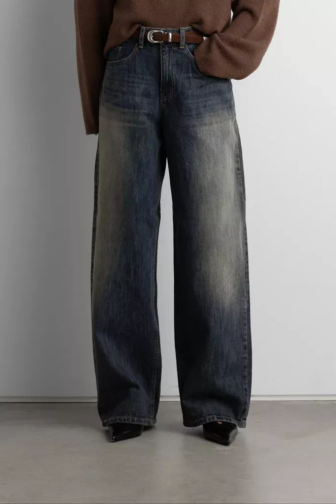 MID-RISE CURVED LEG DARK WASH JEAN