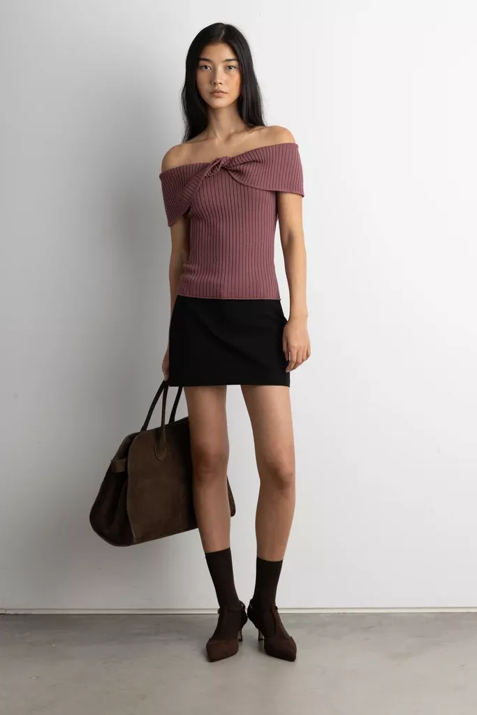 RIBBED TWIST OFF THE SHOULDER TOP
