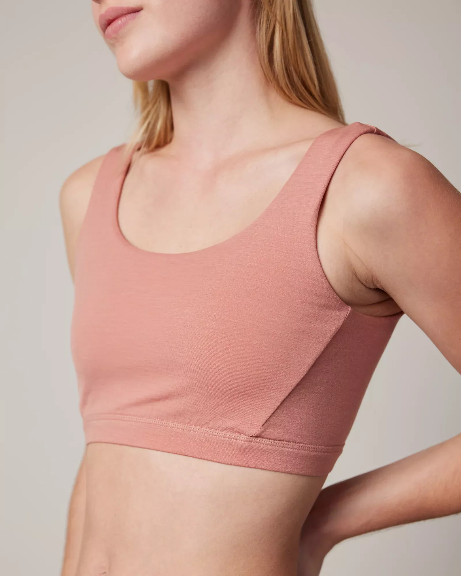 Roam Scoop Neck Bra