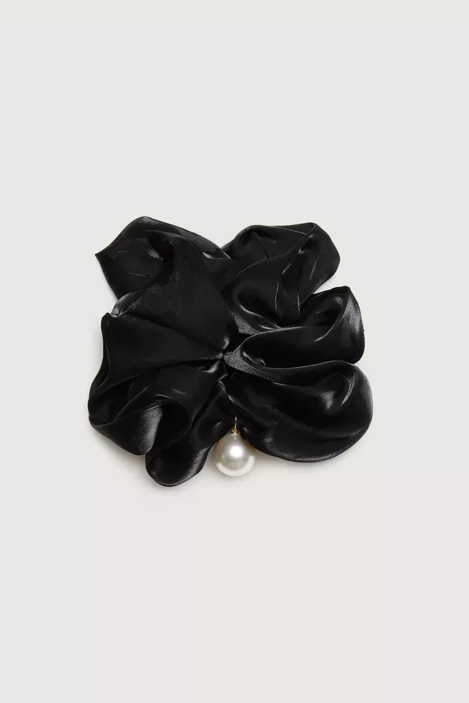 SCRUNCHIE WITH PEARL