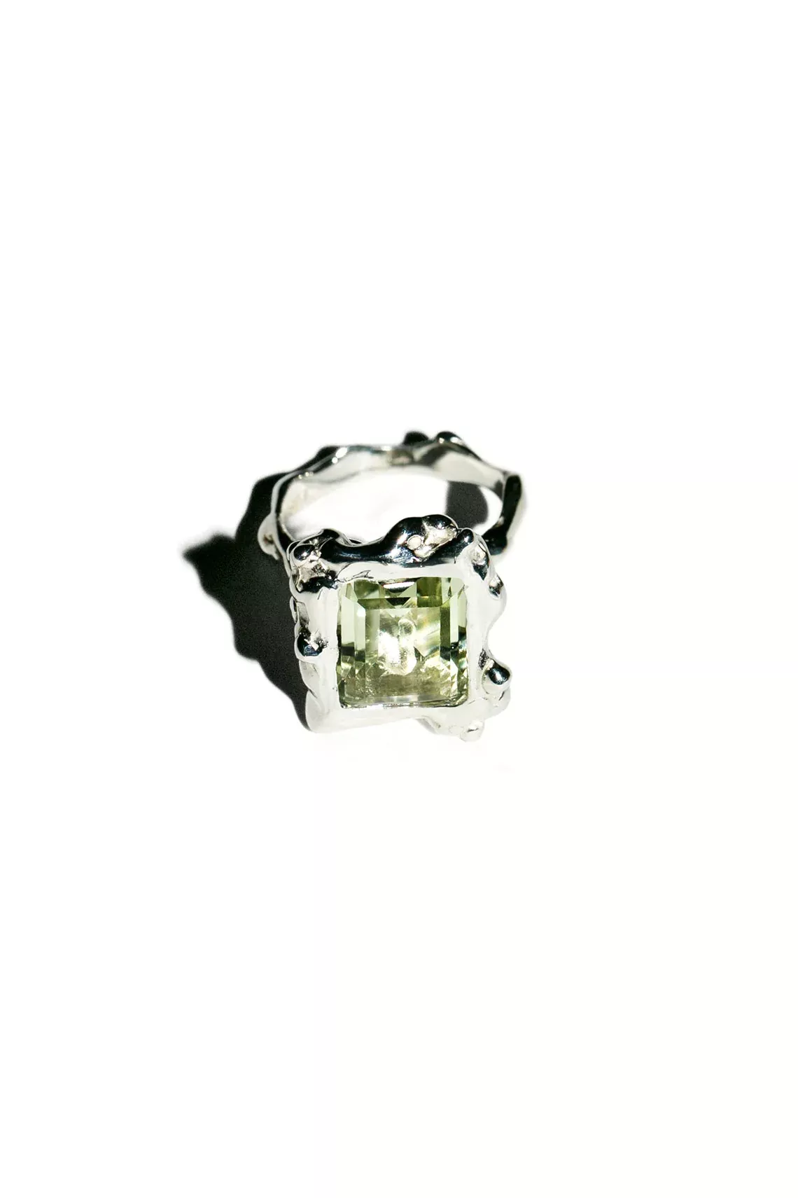 Silver Cornice Ring with Green Amethyst