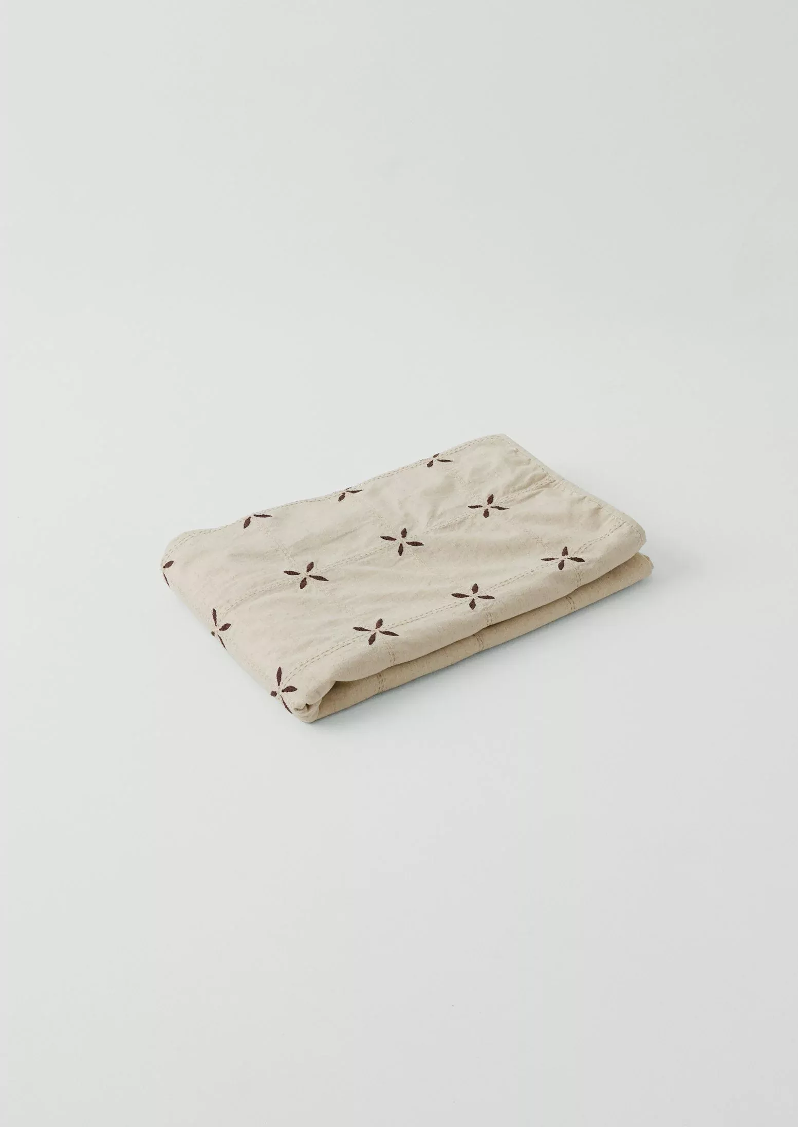 Tiled Petal Cotton Linen Lightweight Bedspread