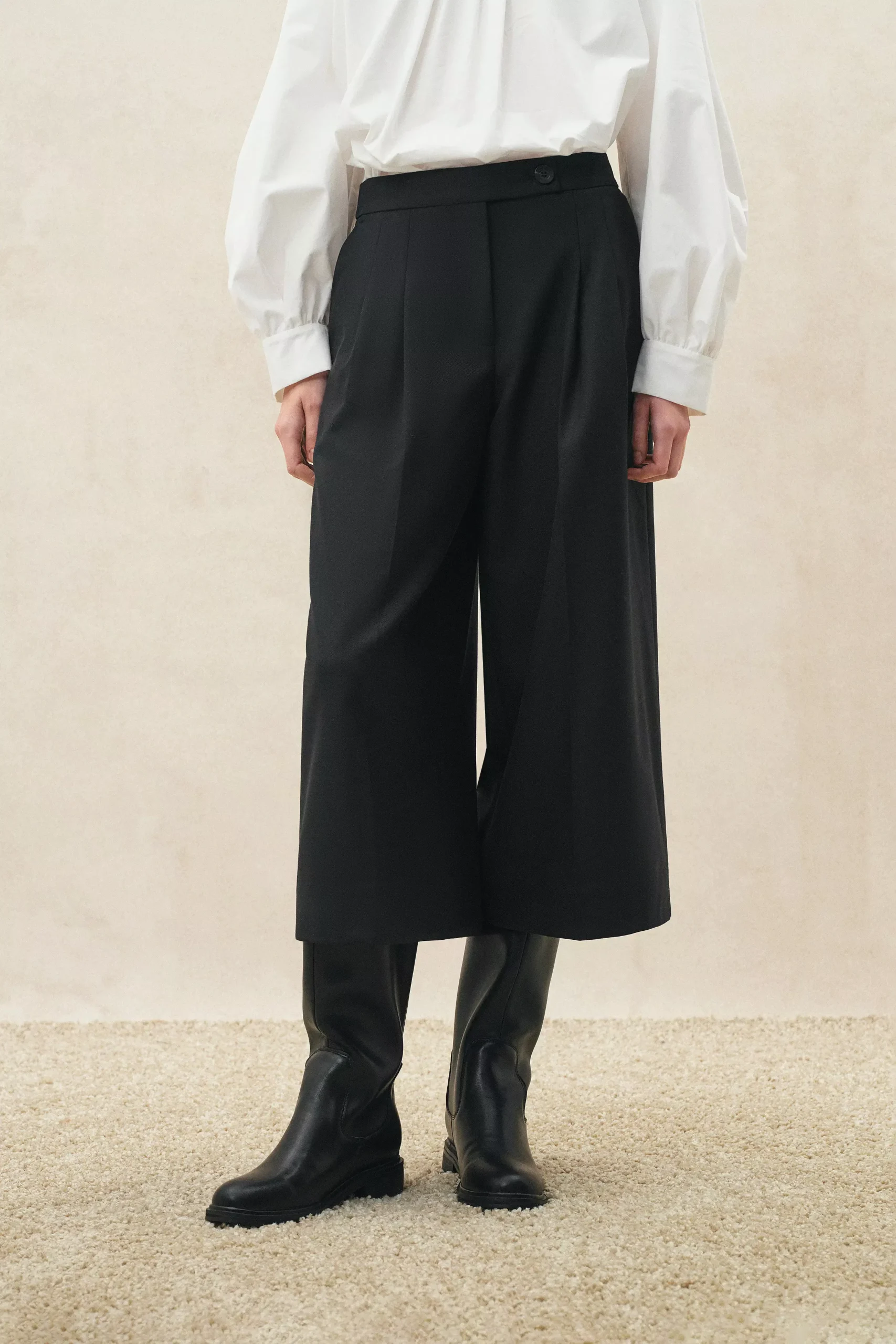 Toranto Cropped Wide Leg Pants in Wool Blend
