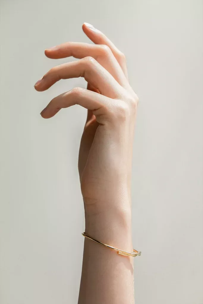 TWISTED CUFF BRACELET