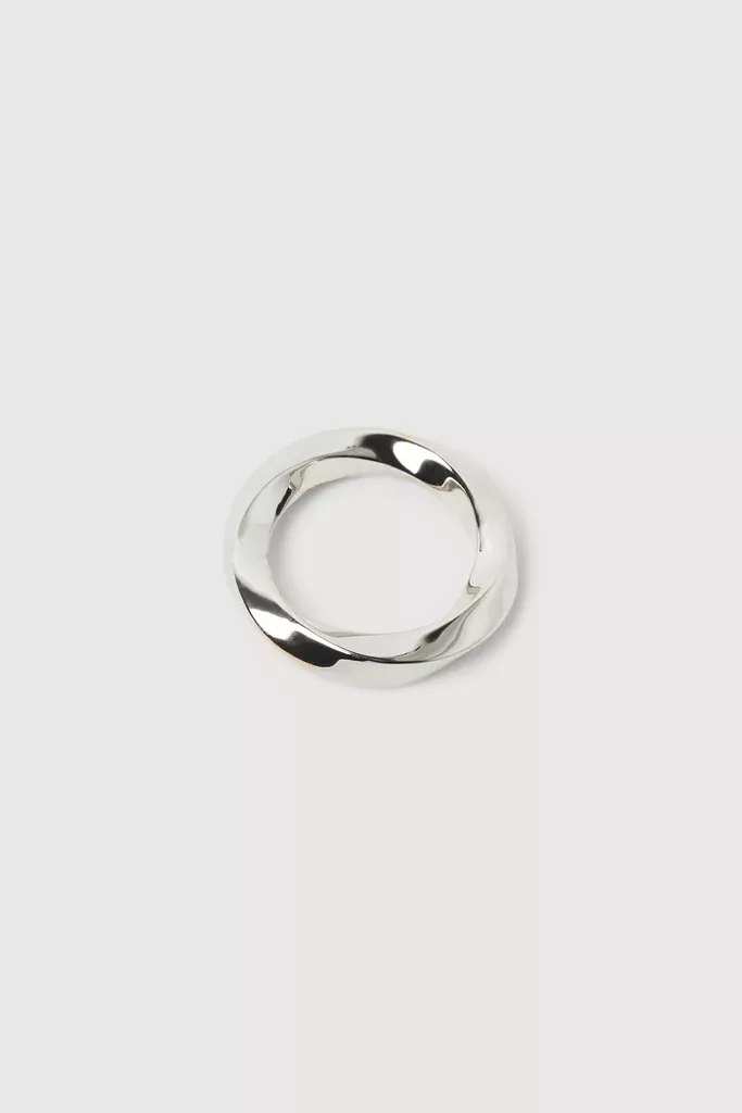 TWISTED RING