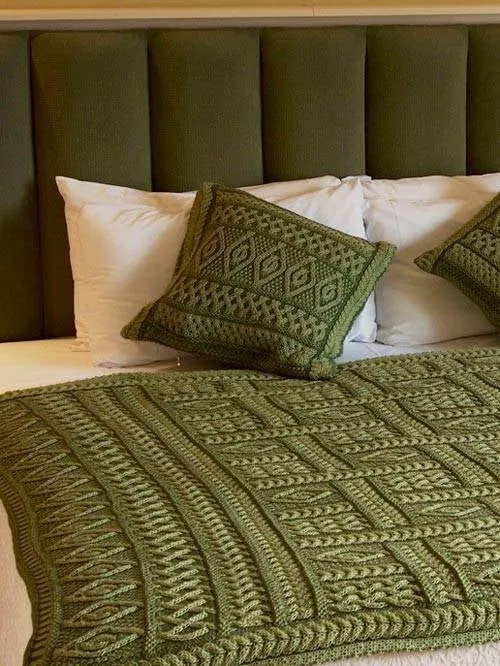 Two Tone Aran Plaited Throw Green