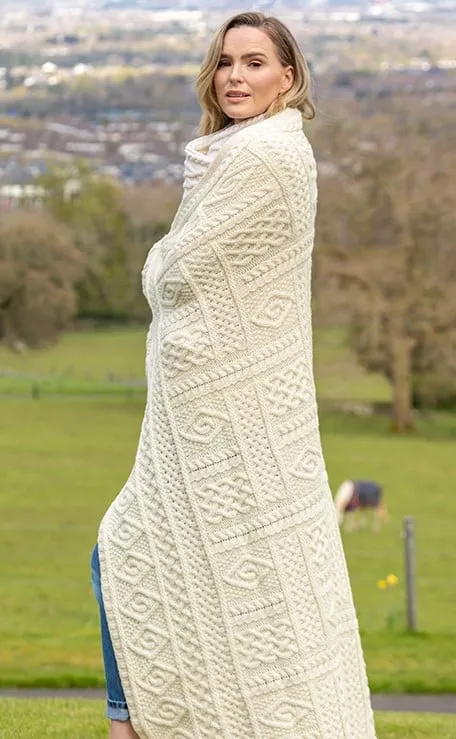 Two Tone Plated Aran Throw X4349